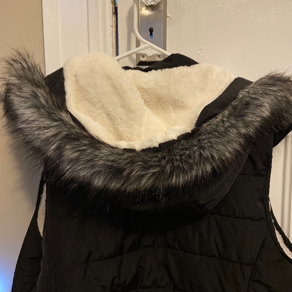 Green Tea Faux Fur lined vest - Picture 3 of 3